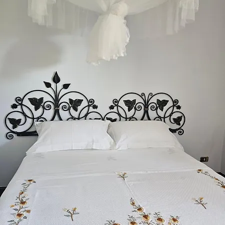 A Casa Del Farmacista Bed & Breakfast *